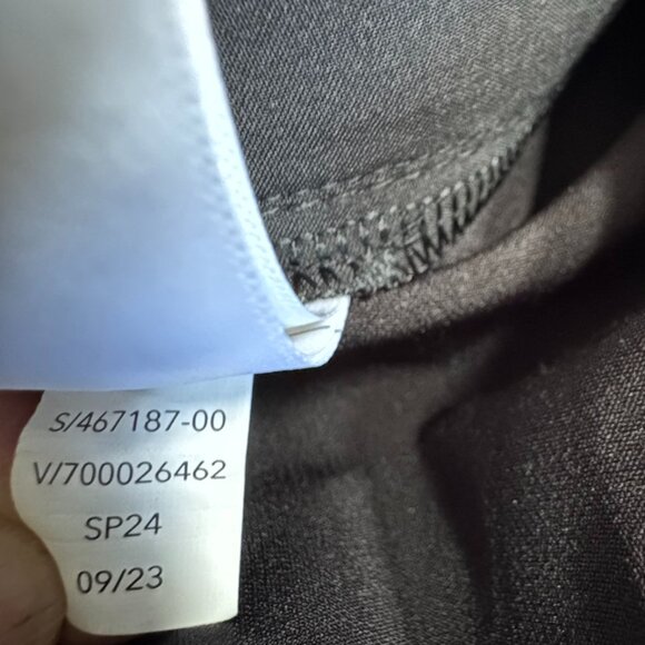 Athleta Black Trekkie Cargo Joggers - Like New - Size 8 - Picture 6 of 10